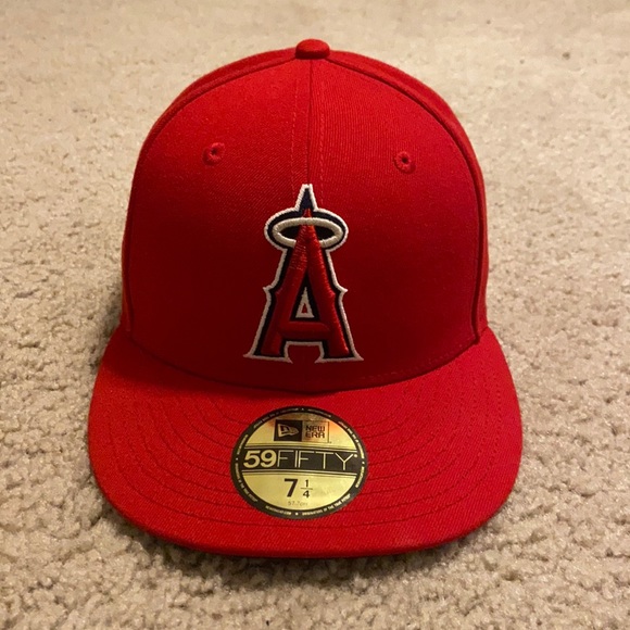 Angles fitted hat - Picture 1 of 1